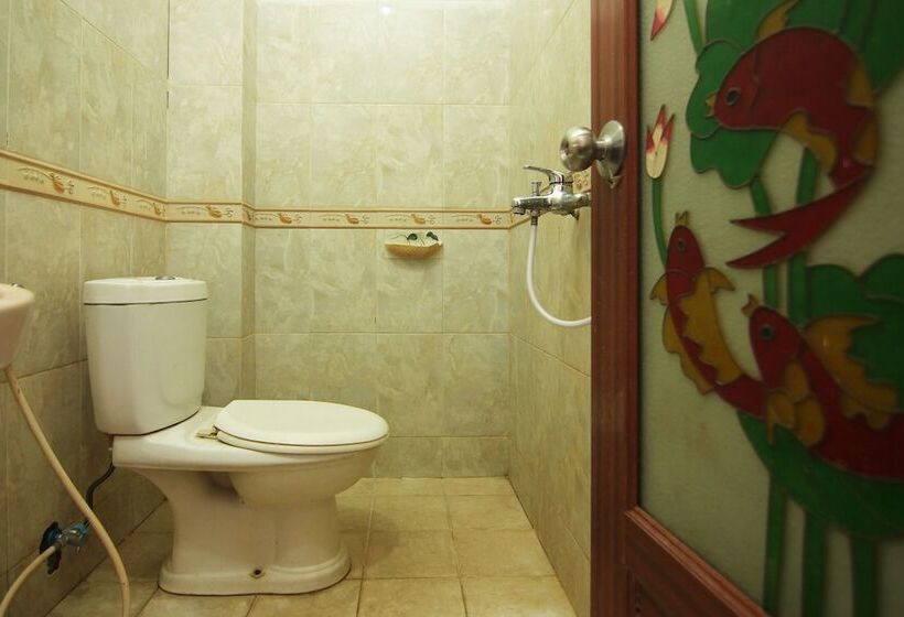 فندق صغير Garuda By Oyo Rooms