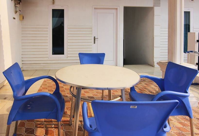 فندق صغير Garuda By Oyo Rooms