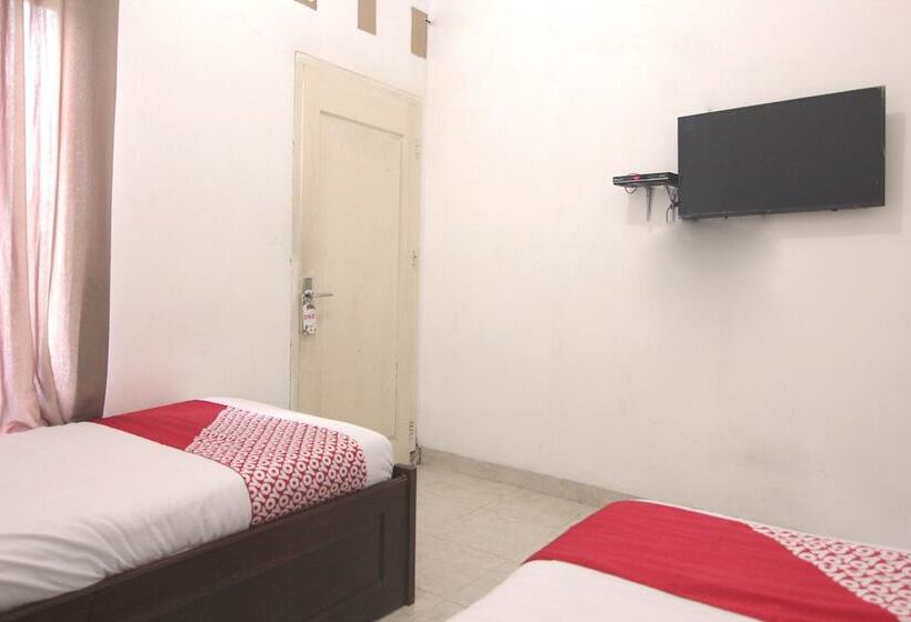 فندق صغير Garuda By Oyo Rooms