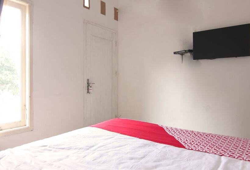 فندق صغير Garuda By Oyo Rooms