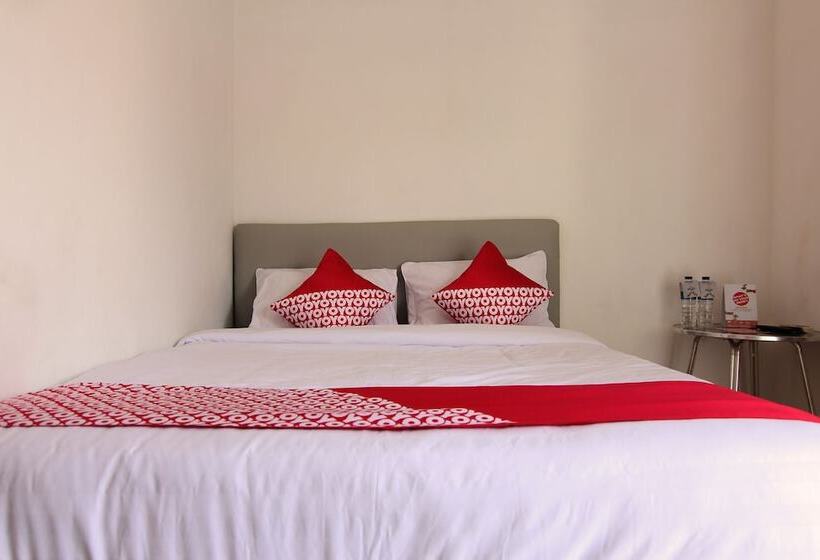 فندق صغير Garuda By Oyo Rooms