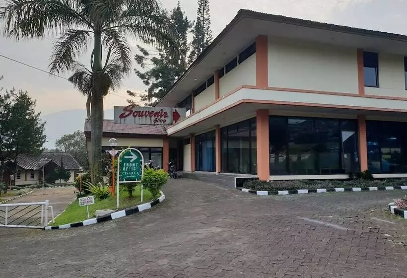 Aamiaismajoitus (B&B) Cisarua Indah Cottage