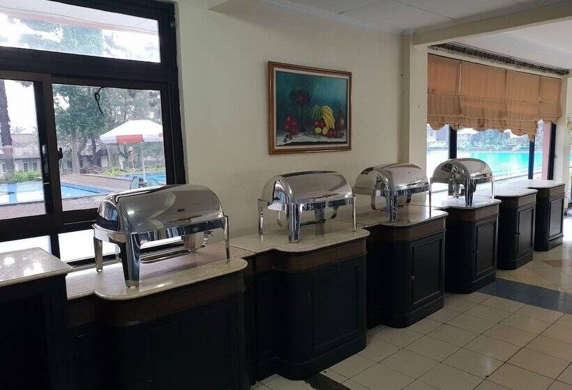 Bed and Breakfast Cisarua Indah Cottage