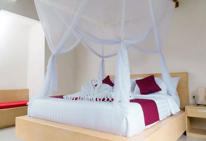 Aamiaismajoitus (B&B) Three Gold Luxury Private Villa