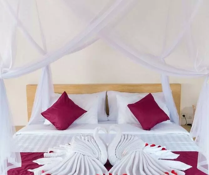 Aamiaismajoitus (B&B) Three Gold Luxury Private Villa