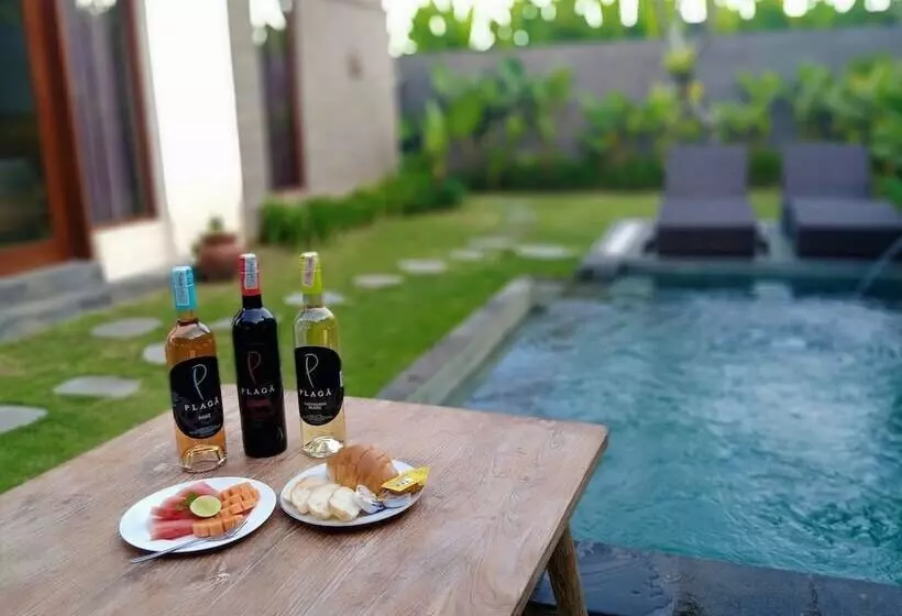 Aamiaismajoitus (B&B) Three Gold Luxury Private Villa