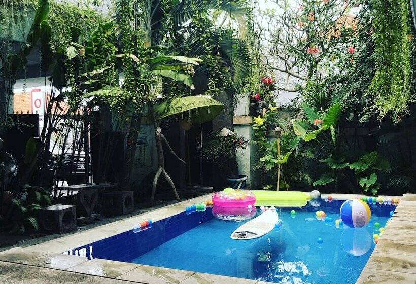 Canggu Surf Hostel