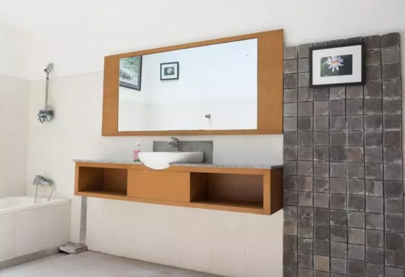 Canggu Surf Hostel