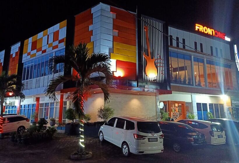 Otel Front One Inn Muntilan