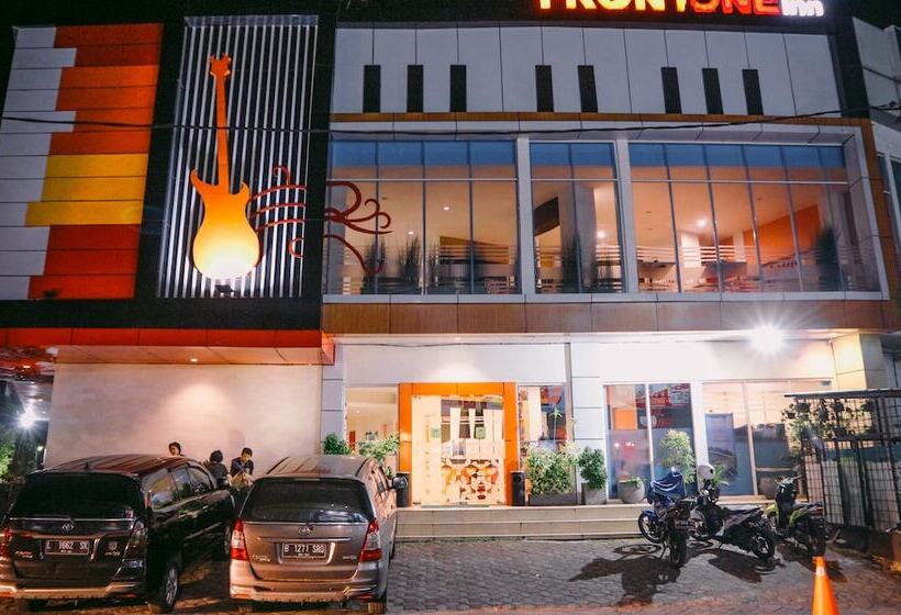 Otel Front One Inn Muntilan