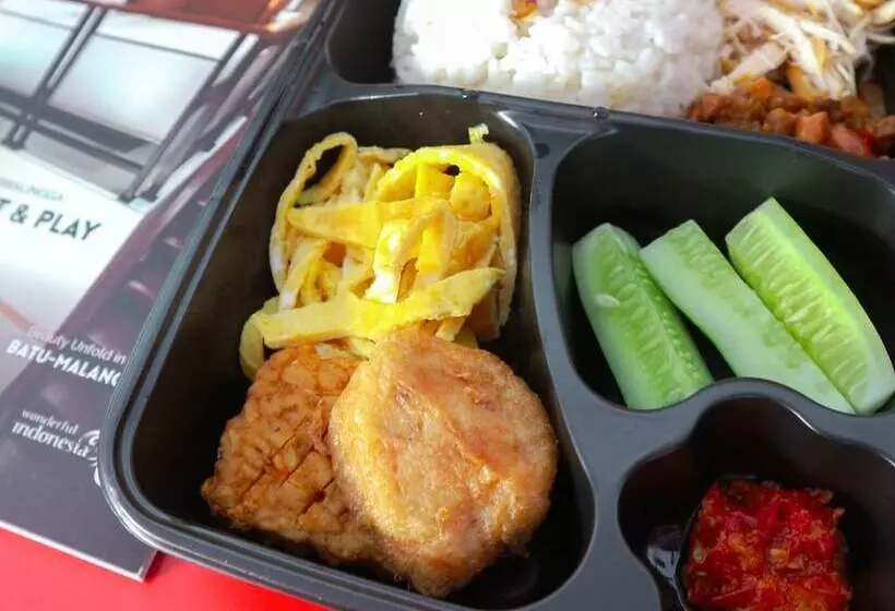 Hotel Front One Inn Muntilan