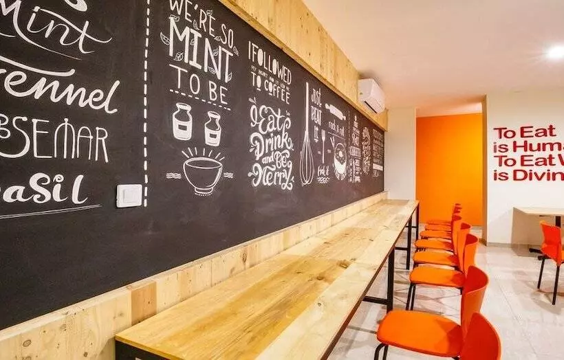 Hotel Front One Inn Muntilan