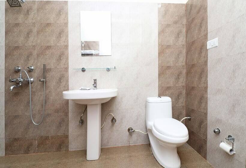 فندق Heaven Heights By Oyo Rooms