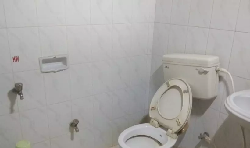 ホテル Iroomz  Amaravathi