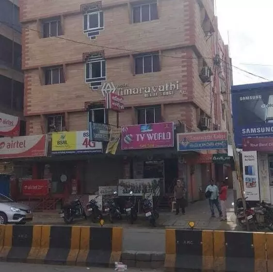 ホテル Iroomz  Amaravathi