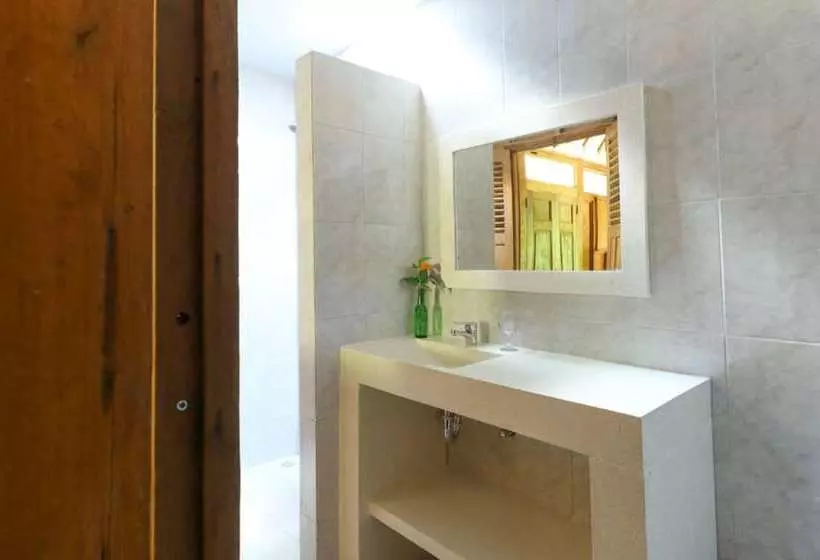 Hotelli Mahamustika River Side Canggu