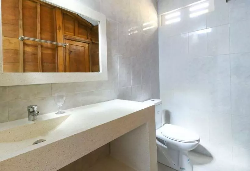 Hotelli Mahamustika River Side Canggu