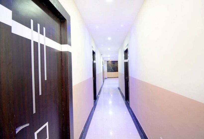 酒店 Royal Lifestyle By Oyo Rooms