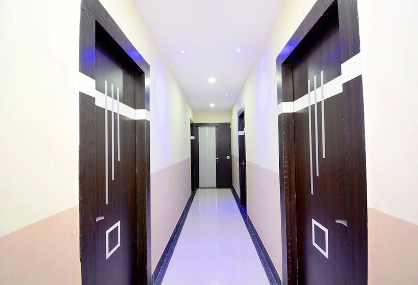 酒店 Royal Lifestyle By Oyo Rooms