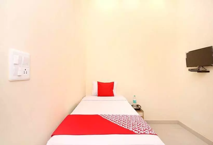 ホテル Royal Lifestyle By Oyo Rooms