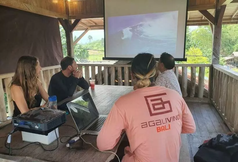 ベッドアンドブレックファースト Agaliving Medewi