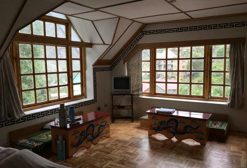 Bed and Breakfast Gemoor Khar  Manor House