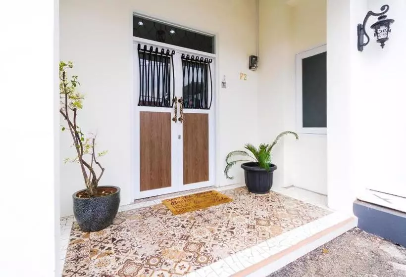 ホテル House Of Mahira Syariah Mitra Reddoorz