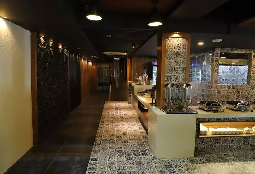 ホテル Regenta Inn Morbi