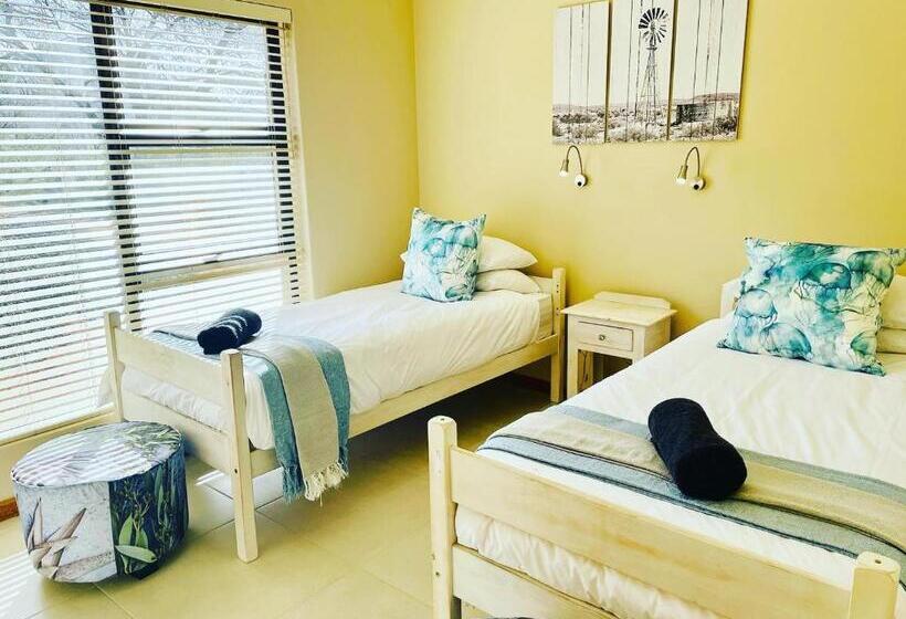 فندق Travalia Guest Farm