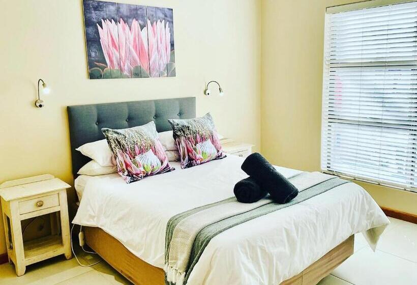 فندق Travalia Guest Farm