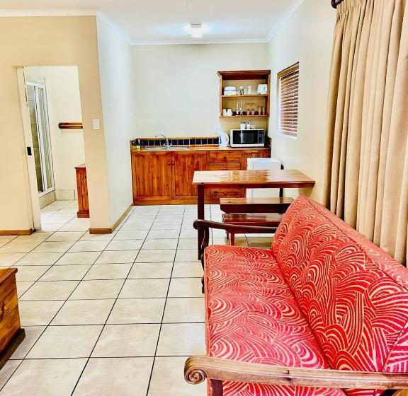 فندق Travalia Guest Farm