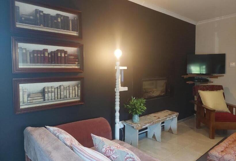 פנסיון Kimi's Cottage