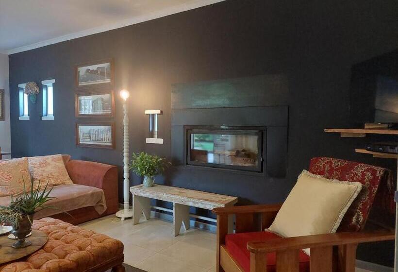 פנסיון Kimi's Cottage