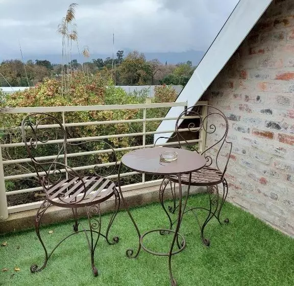 ペンション Kimi's Cottage