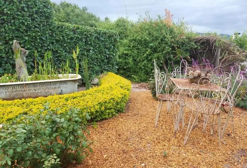 ペンション Kimi's Cottage