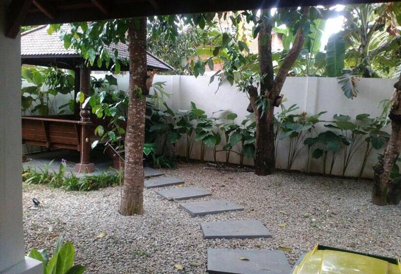 Panzió Reddoorz @ Letjend S. Parman Pacitan