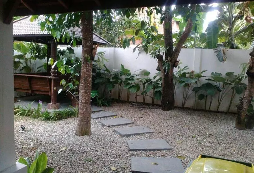 Majatalo Reddoorz @ Letjend S. Parman Pacitan