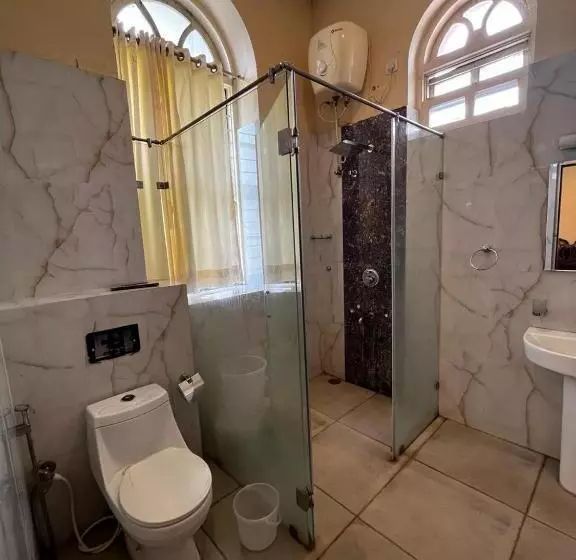 Lomakeskus Kstdc Hotel Mayura Pine Top Nandi Hills