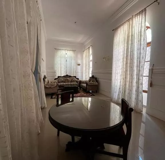 Lomakeskus Kstdc Hotel Mayura Pine Top Nandi Hills