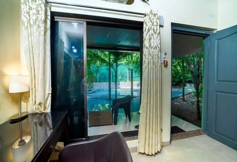 リゾートホテル Silvanus Forest Retreat By Madstays, Alibaug