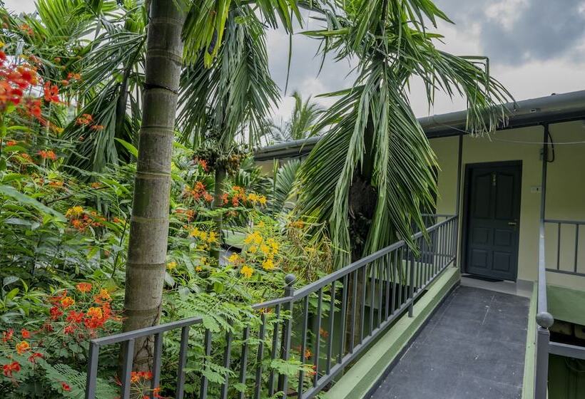 Resort Silvanus Forest Retreat By Madstays, Alibaug