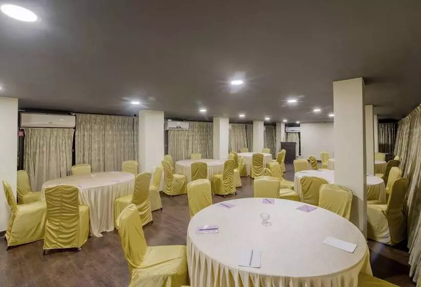 リゾートホテル Silvanus Forest Retreat By Madstays, Alibaug