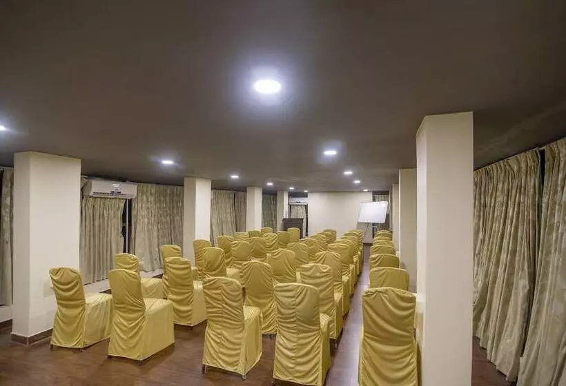 リゾートホテル Silvanus Forest Retreat By Madstays, Alibaug