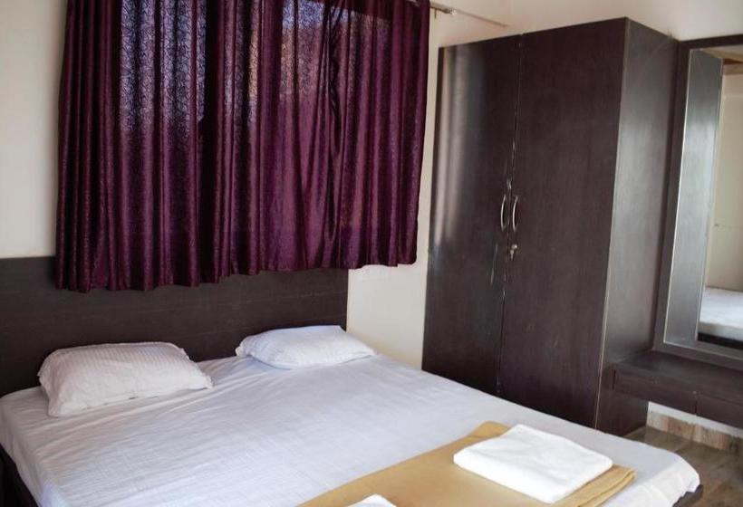 Nandanvan Tent & Resort Tapola