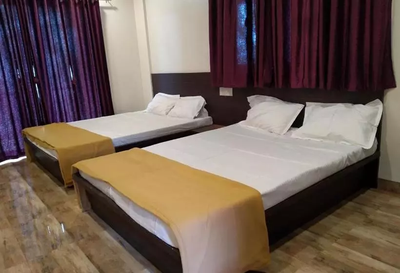 Nandanvan Tent & Resort Tapola