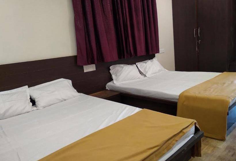 Nandanvan Tent & Resort Tapola