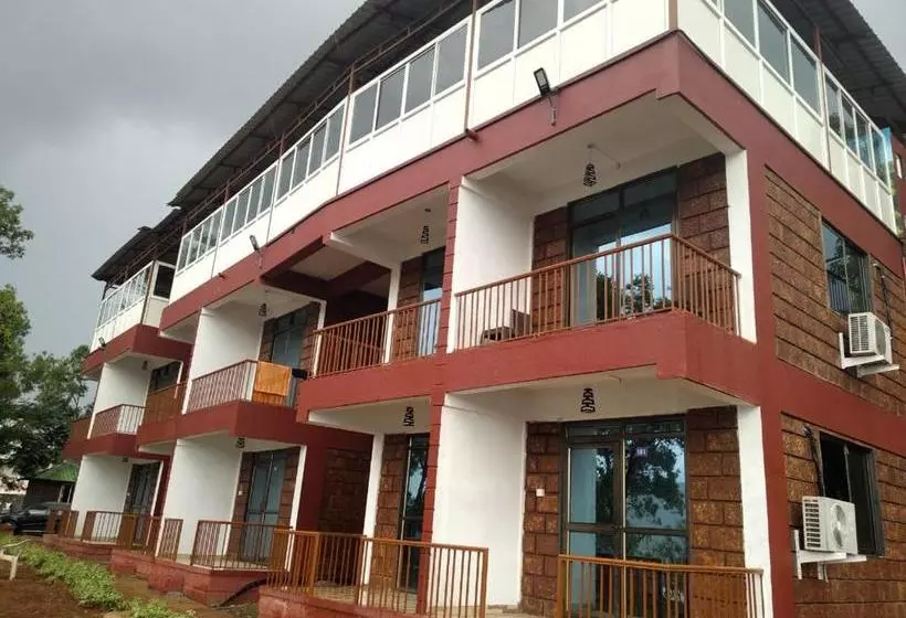 Nandanvan Tent & Resort Tapola