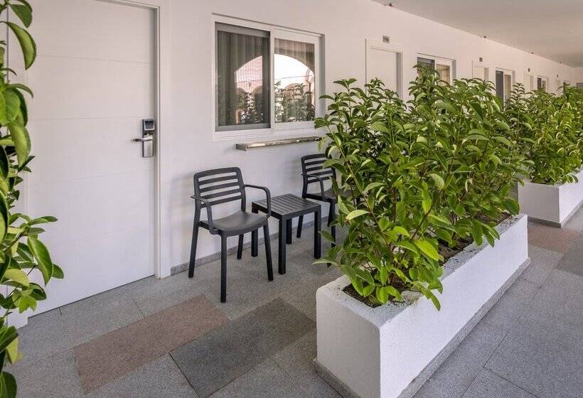 هتل 4r Meridia Mar