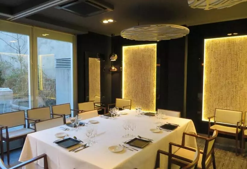 Отель Evenia Rossello