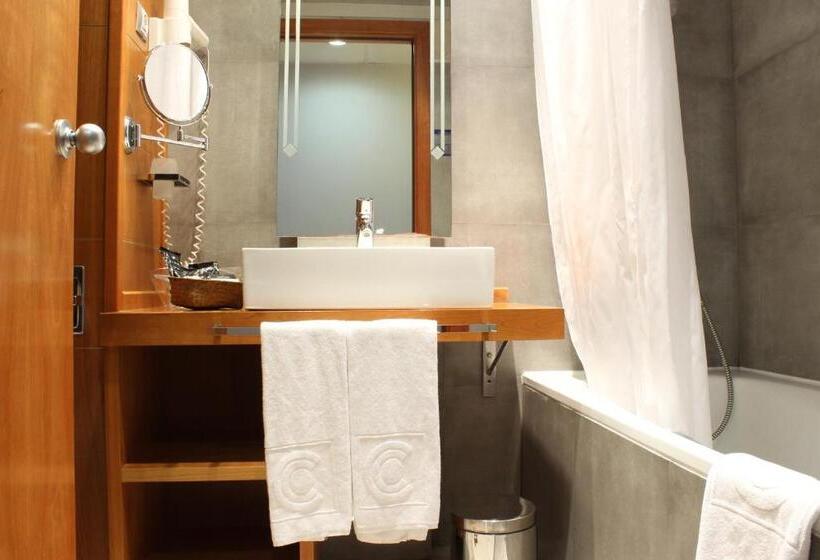 هتل Evenia Rossello